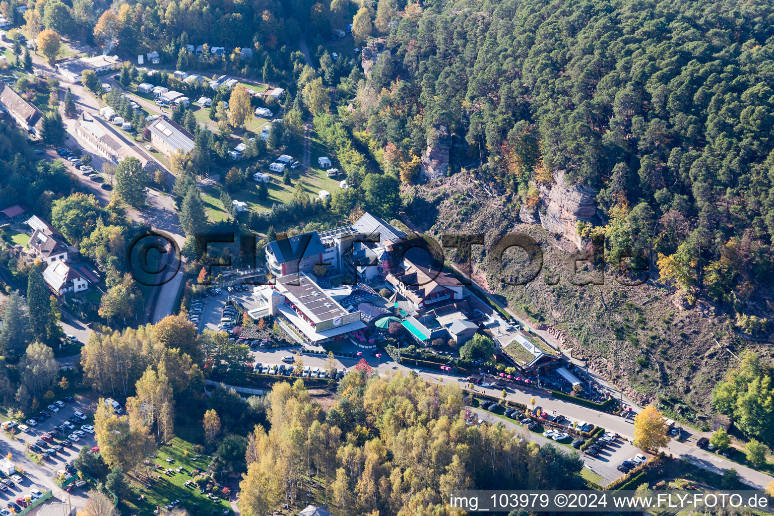 Dahn dans le département Rhénanie-Palatinat, Allemagne vue du ciel