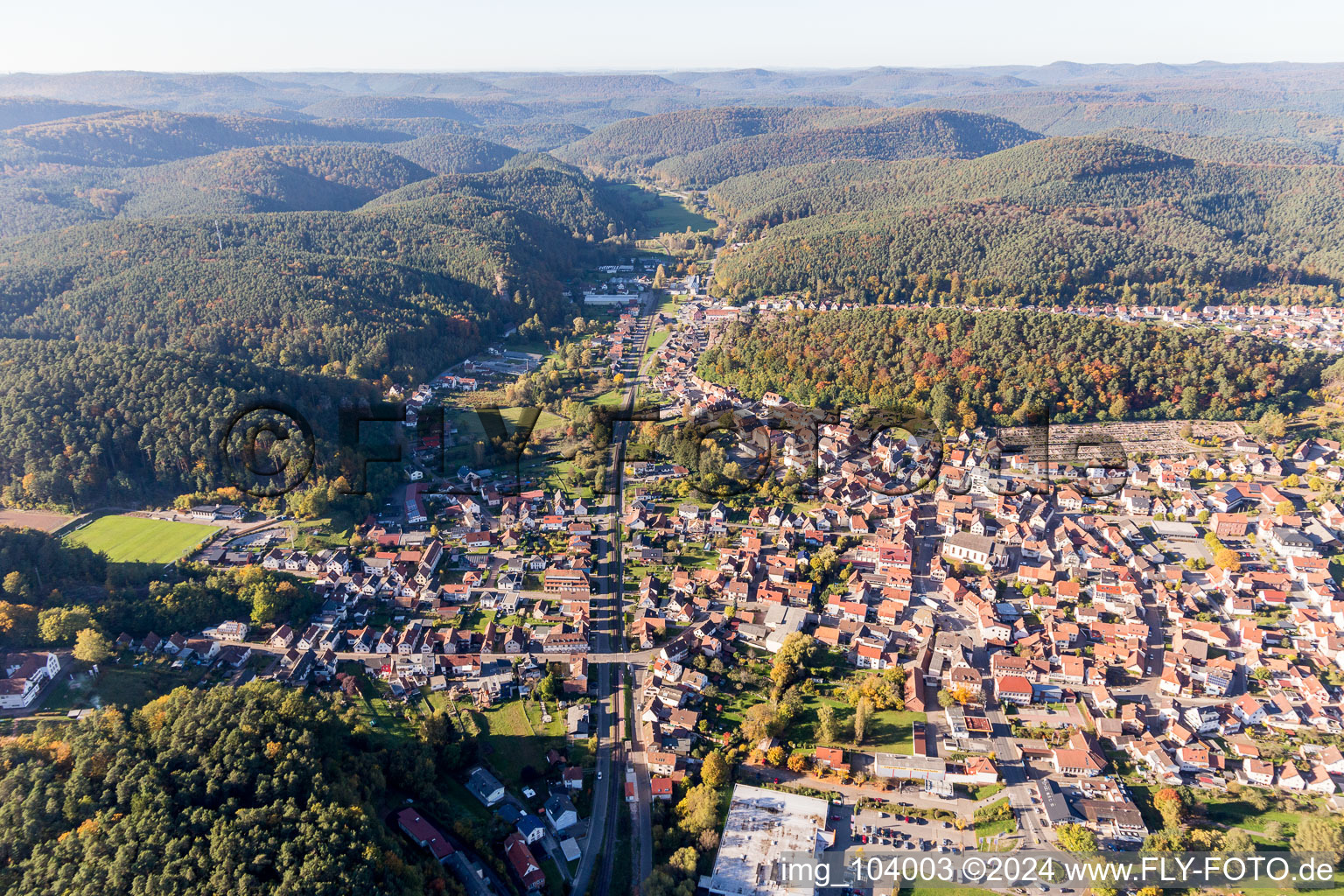 Dahn dans le département Rhénanie-Palatinat, Allemagne du point de vue du drone