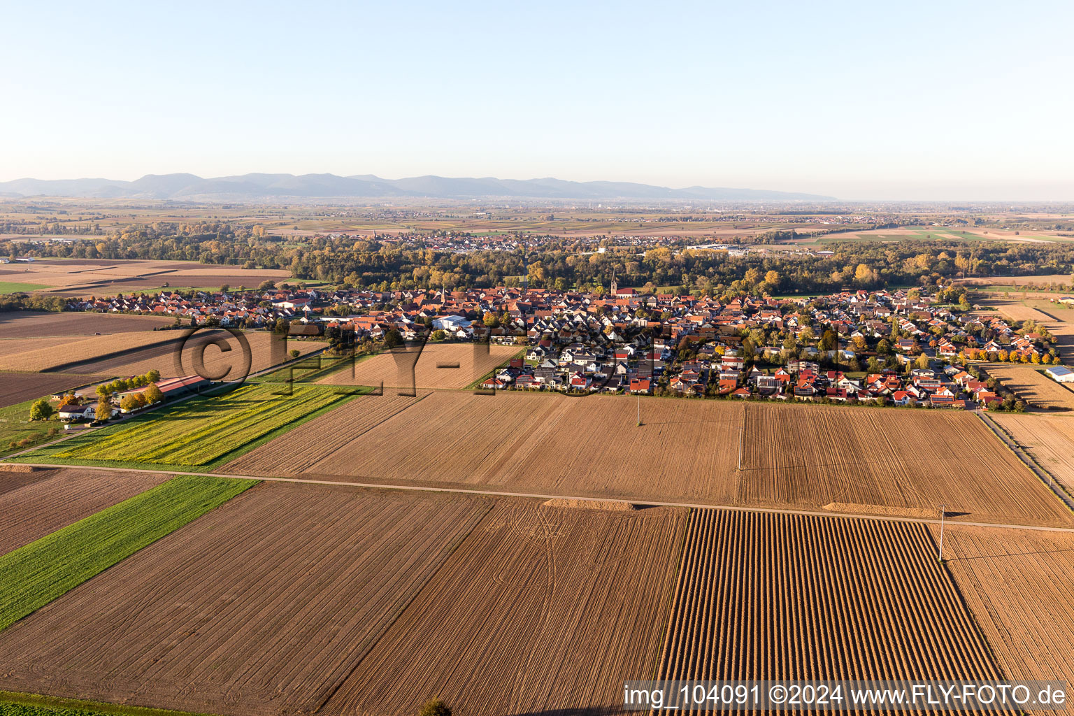 Steinweiler dans le département Rhénanie-Palatinat, Allemagne d'un drone