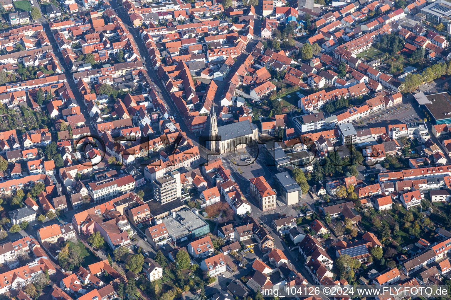 Vue aérienne de Vue des rues et des maisons des quartiers résidentiels à Walldorf dans le département Bade-Wurtemberg, Allemagne