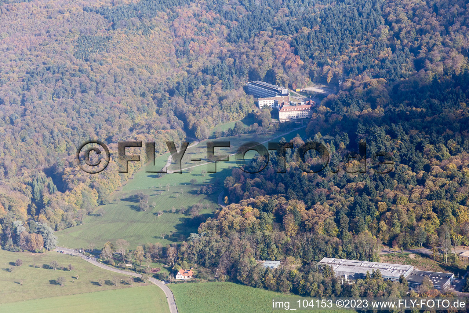 Vue aérienne de Cliniques Schmieder à le quartier Königstuhl in Heidelberg dans le département Bade-Wurtemberg, Allemagne