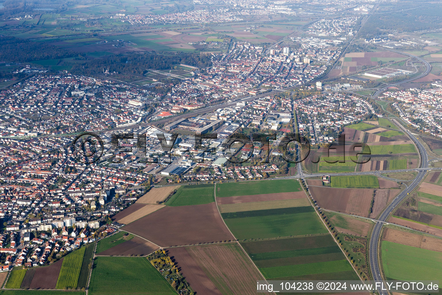 Vue aérienne de Schwetzingen à Schwetzingen dans le département Bade-Wurtemberg, Allemagne