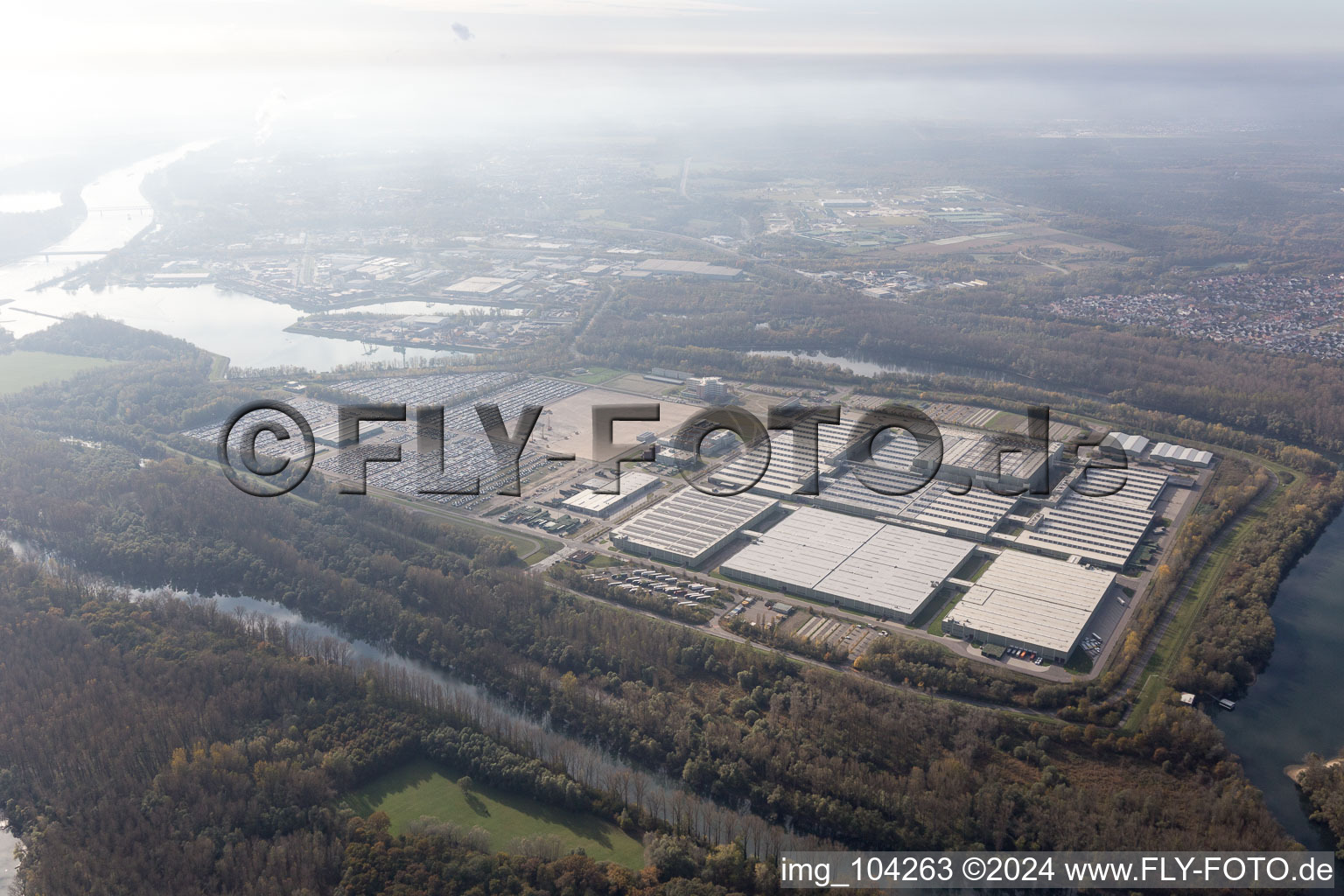 Vue aérienne de Vert île à Germersheim dans le département Rhénanie-Palatinat, Allemagne