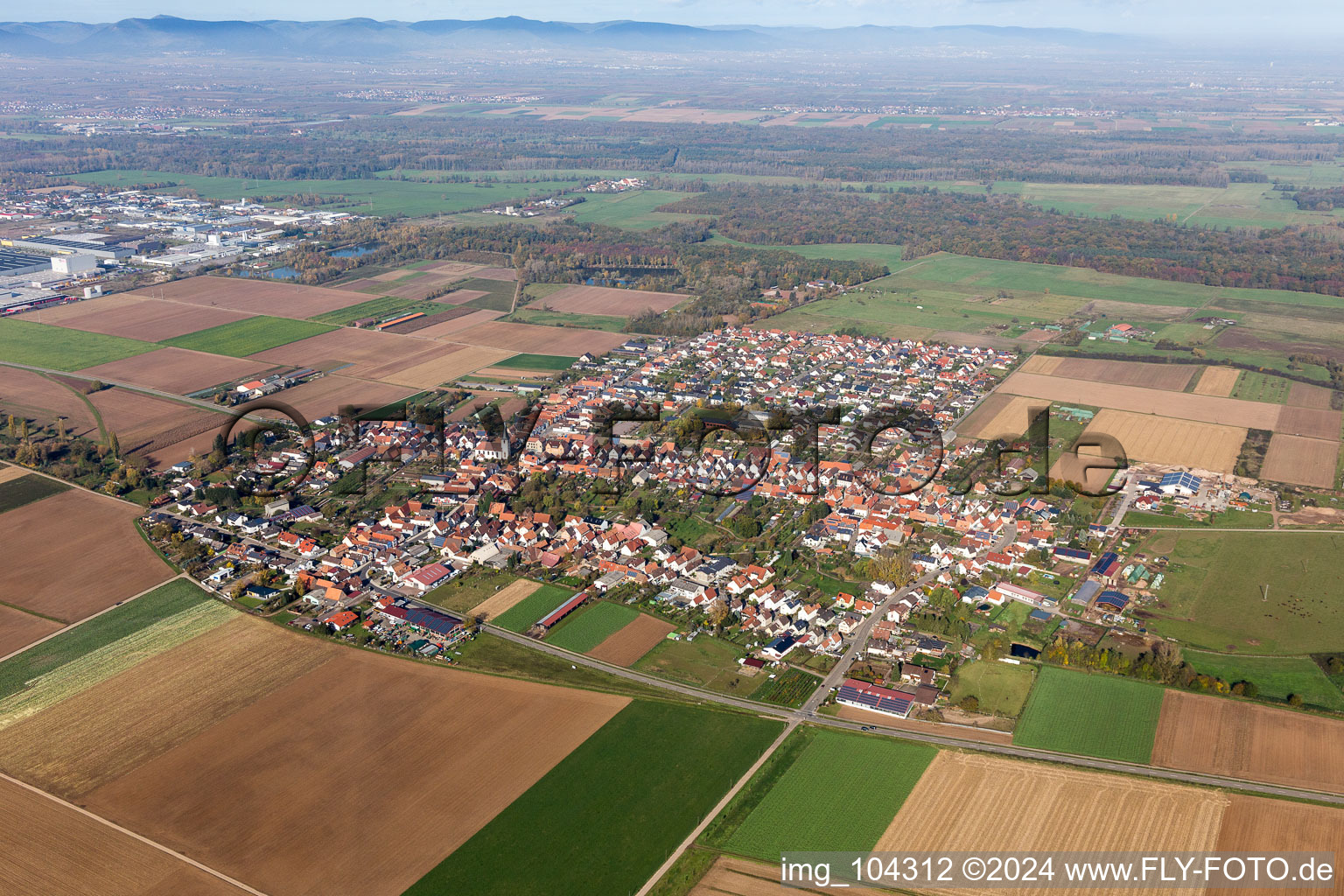 Enregistrement par drone de Ottersheim bei Landau dans le département Rhénanie-Palatinat, Allemagne