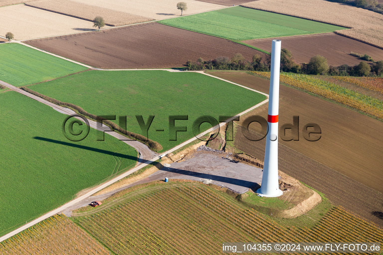 Photographie aérienne de Chantier de construction du parc éolien EnBW Freckenfeld - pour une éolienne de 6 éoliennes à Freckenfeld dans le département Rhénanie-Palatinat, Allemagne