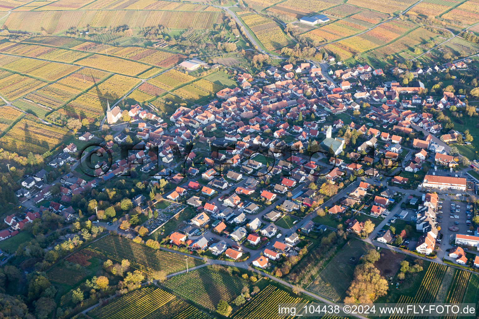 Vue d'oiseau de Quartier Schweigen in Schweigen-Rechtenbach dans le département Rhénanie-Palatinat, Allemagne