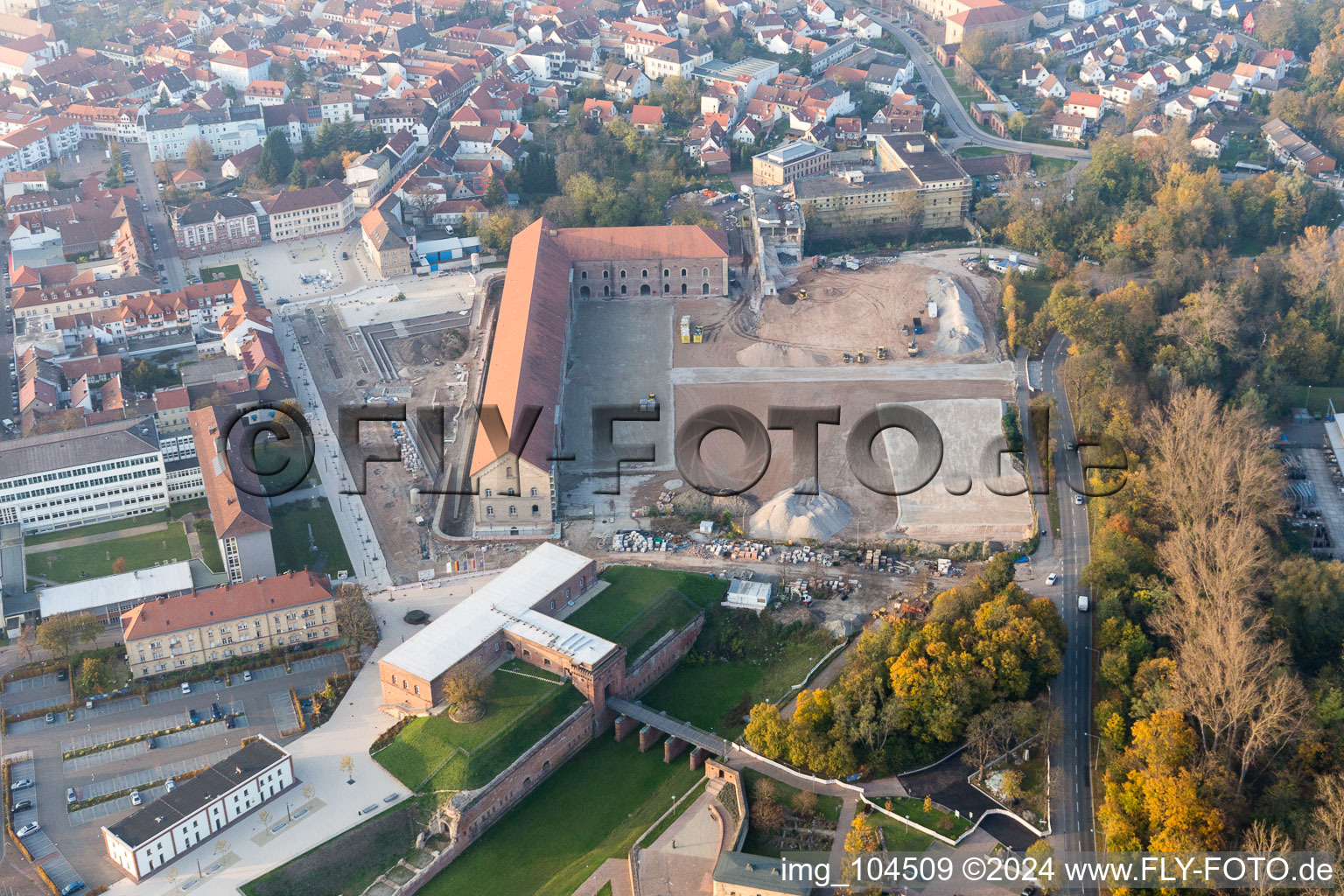 Germersheim dans le département Rhénanie-Palatinat, Allemagne depuis l'avion