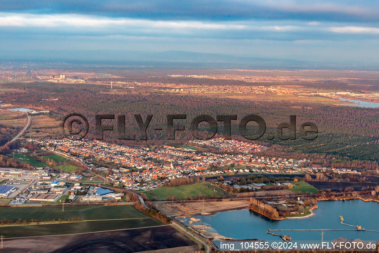 Quartier Huttenheim in Philippsburg dans le département Bade-Wurtemberg, Allemagne depuis l'avion