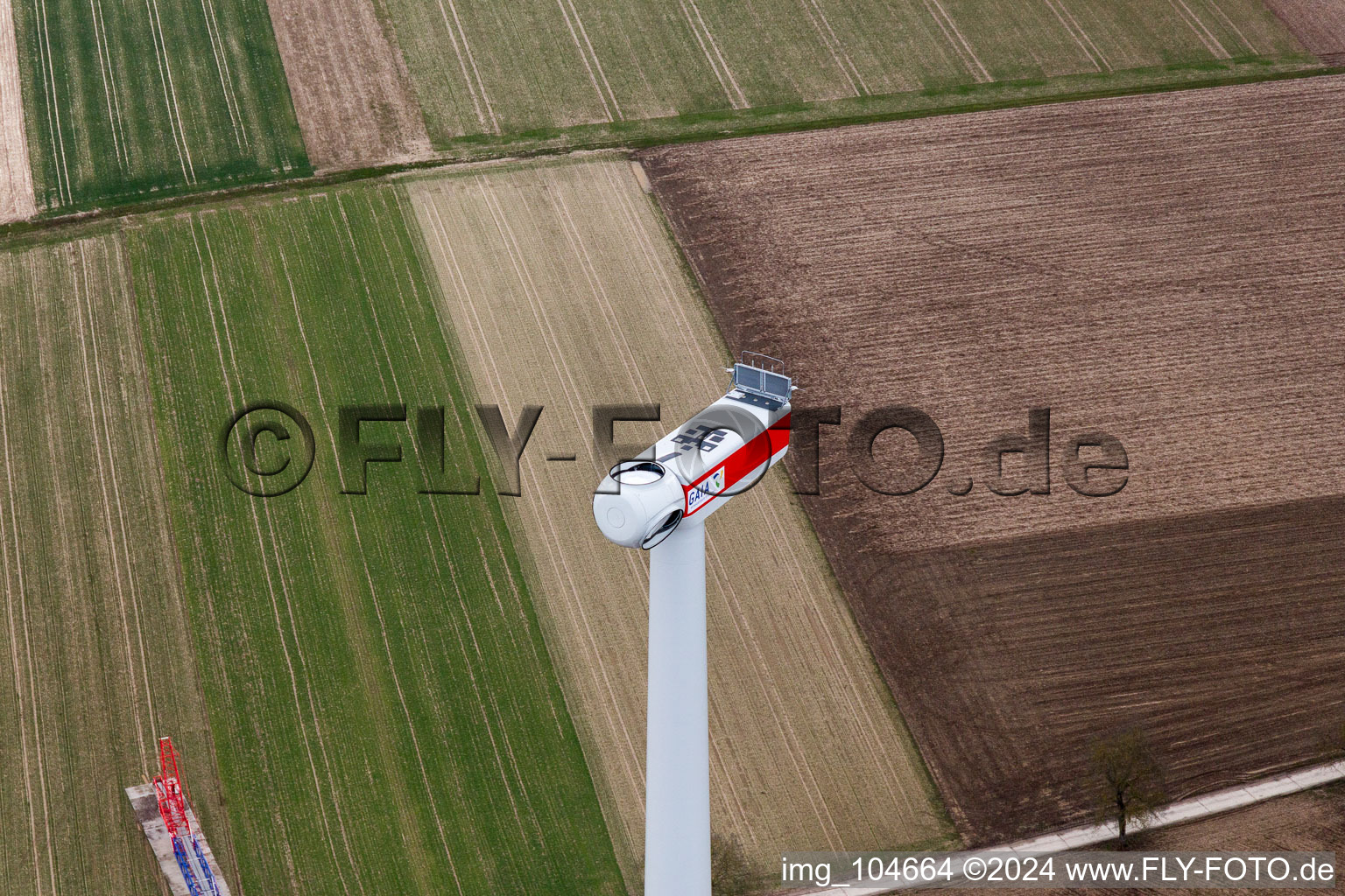 Chantier de construction du parc éolien EnBW Freckenfeld - pour une éolienne de 6 éoliennes à Freckenfeld dans le département Rhénanie-Palatinat, Allemagne vu d'un drone