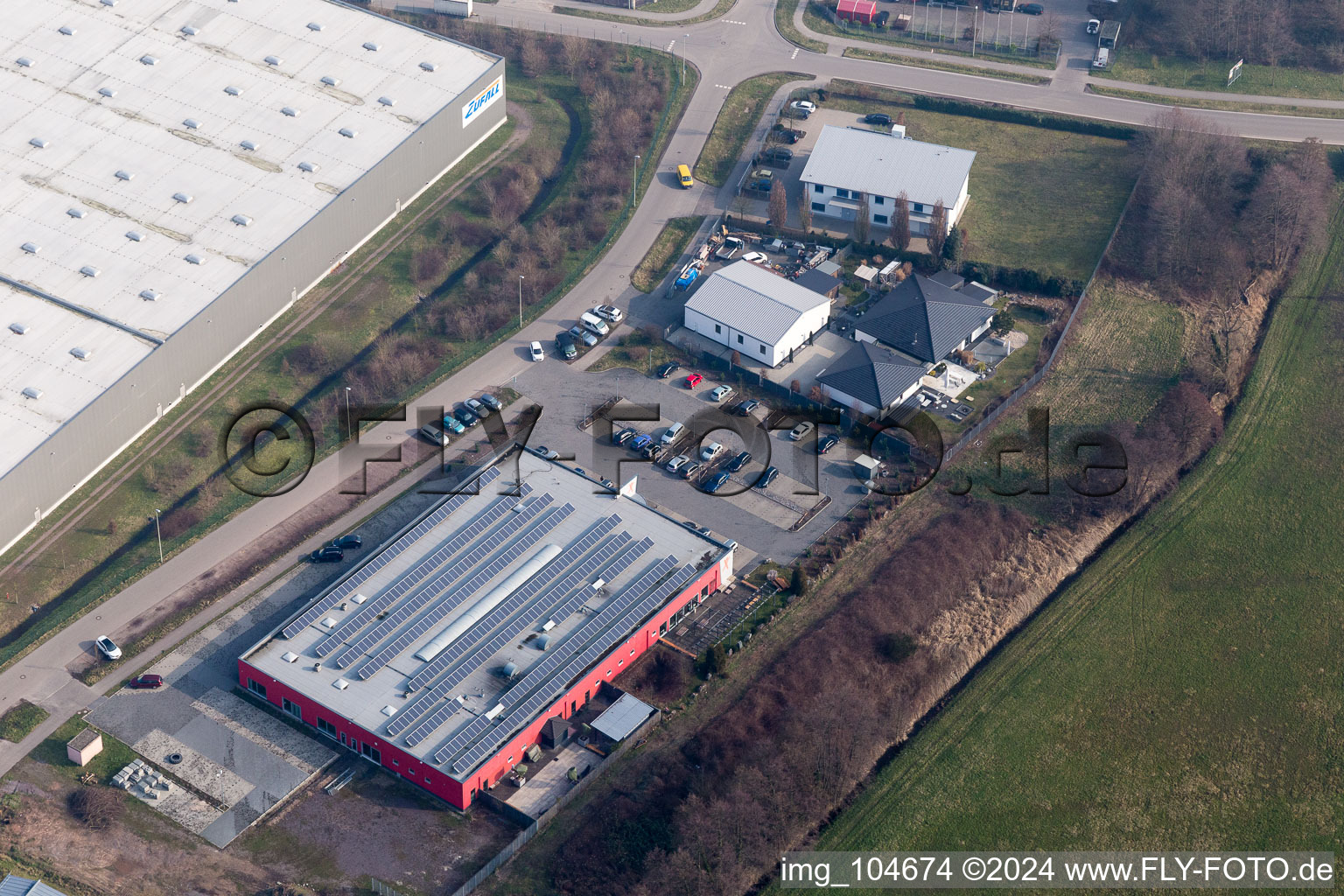 Vue aérienne de Zone industrielle de Horst à le quartier Minderslachen in Kandel dans le département Rhénanie-Palatinat, Allemagne