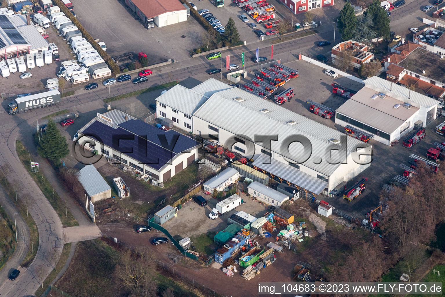 Vue aérienne de Minderlachen, zone industrielle de Horst, atelier d'échelles à plateau tournant Beitel et Stier GmbH à le quartier Minderslachen in Kandel dans le département Rhénanie-Palatinat, Allemagne