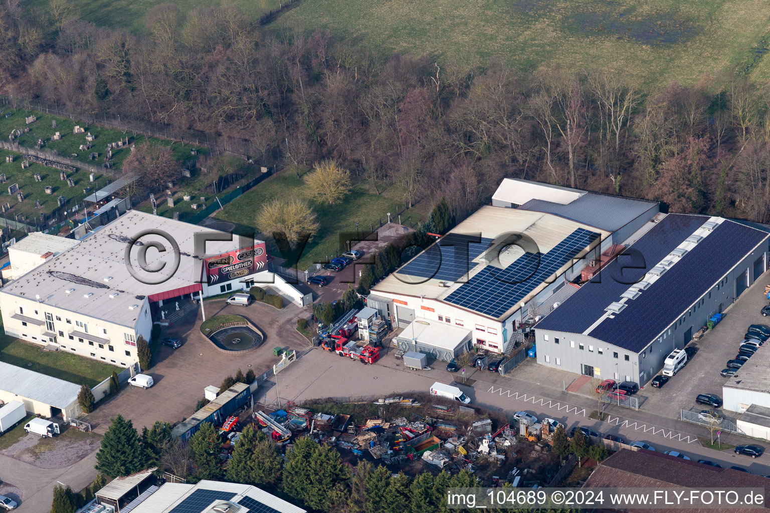 Vue aérienne de Zone industrielle de Horst à le quartier Minderslachen in Kandel dans le département Rhénanie-Palatinat, Allemagne