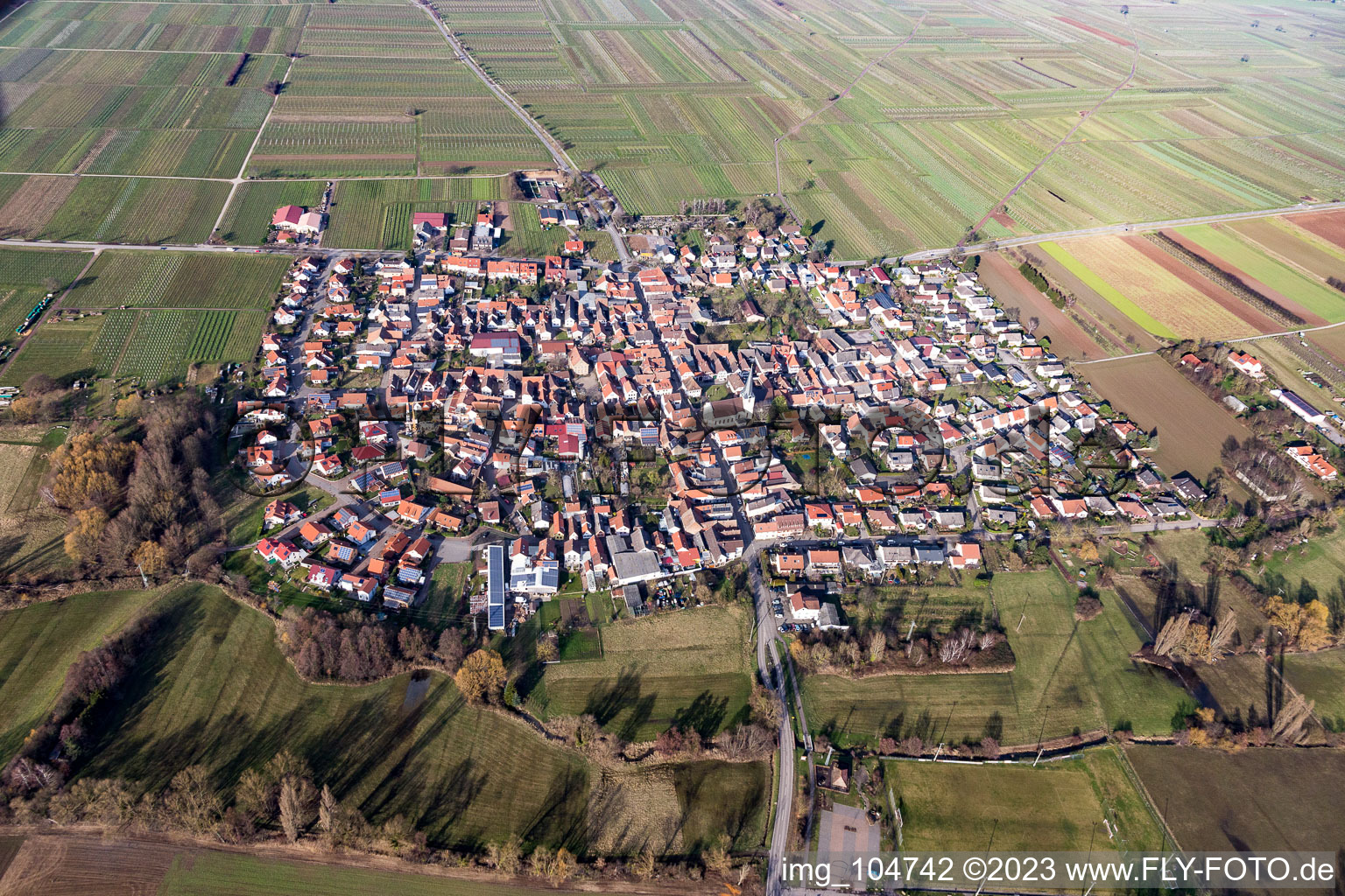 Venningen dans le département Rhénanie-Palatinat, Allemagne d'un drone