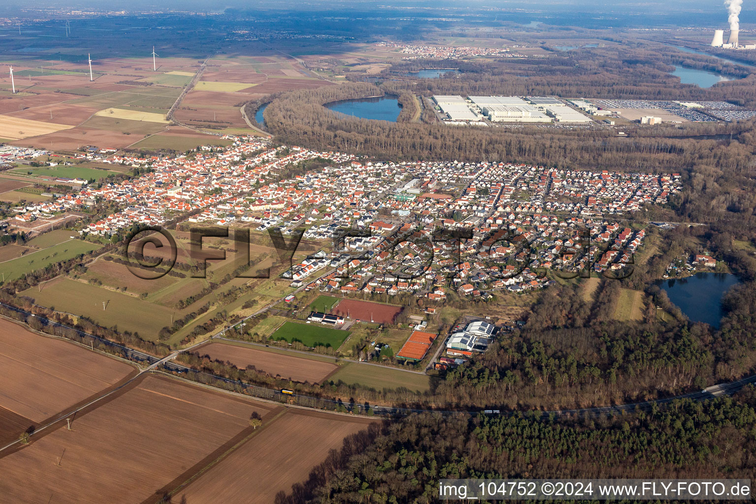 Lingenfeld dans le département Rhénanie-Palatinat, Allemagne vue du ciel