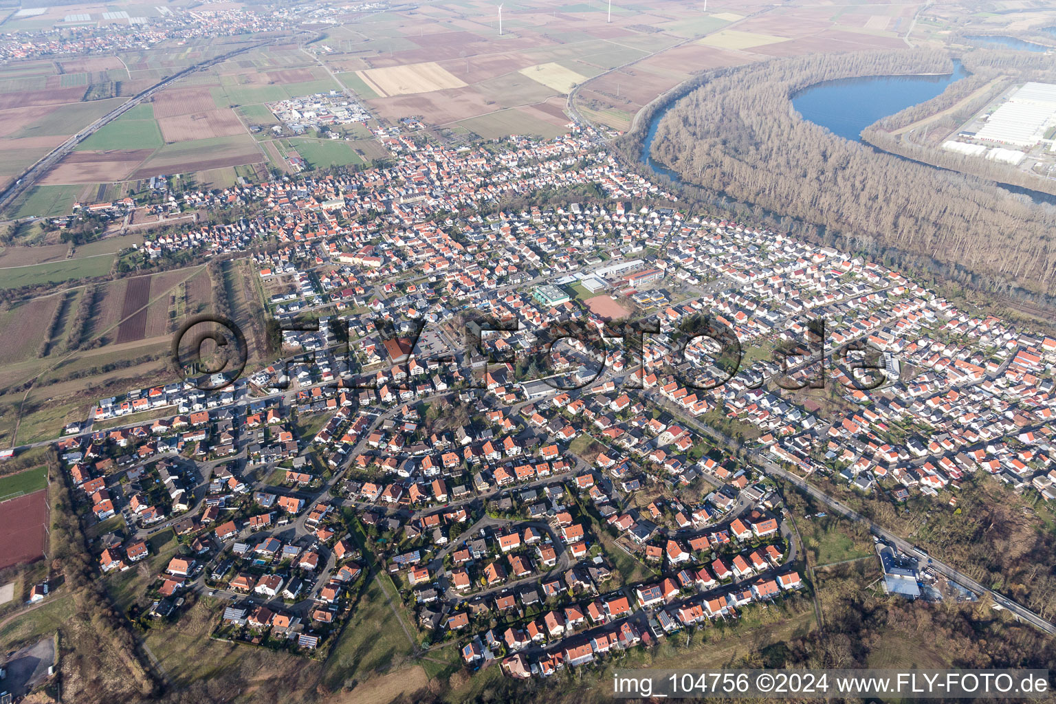 Lingenfeld dans le département Rhénanie-Palatinat, Allemagne vue du ciel