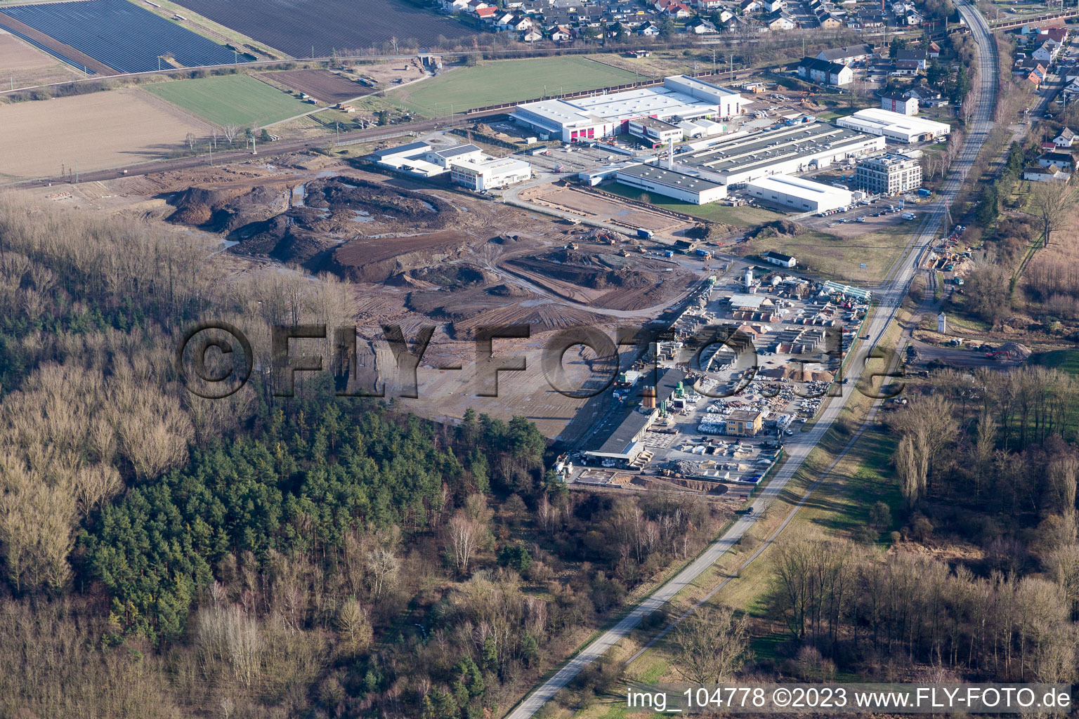 Vue aérienne de Zone industrielle du Nord à le quartier Neudorf in Graben-Neudorf dans le département Bade-Wurtemberg, Allemagne