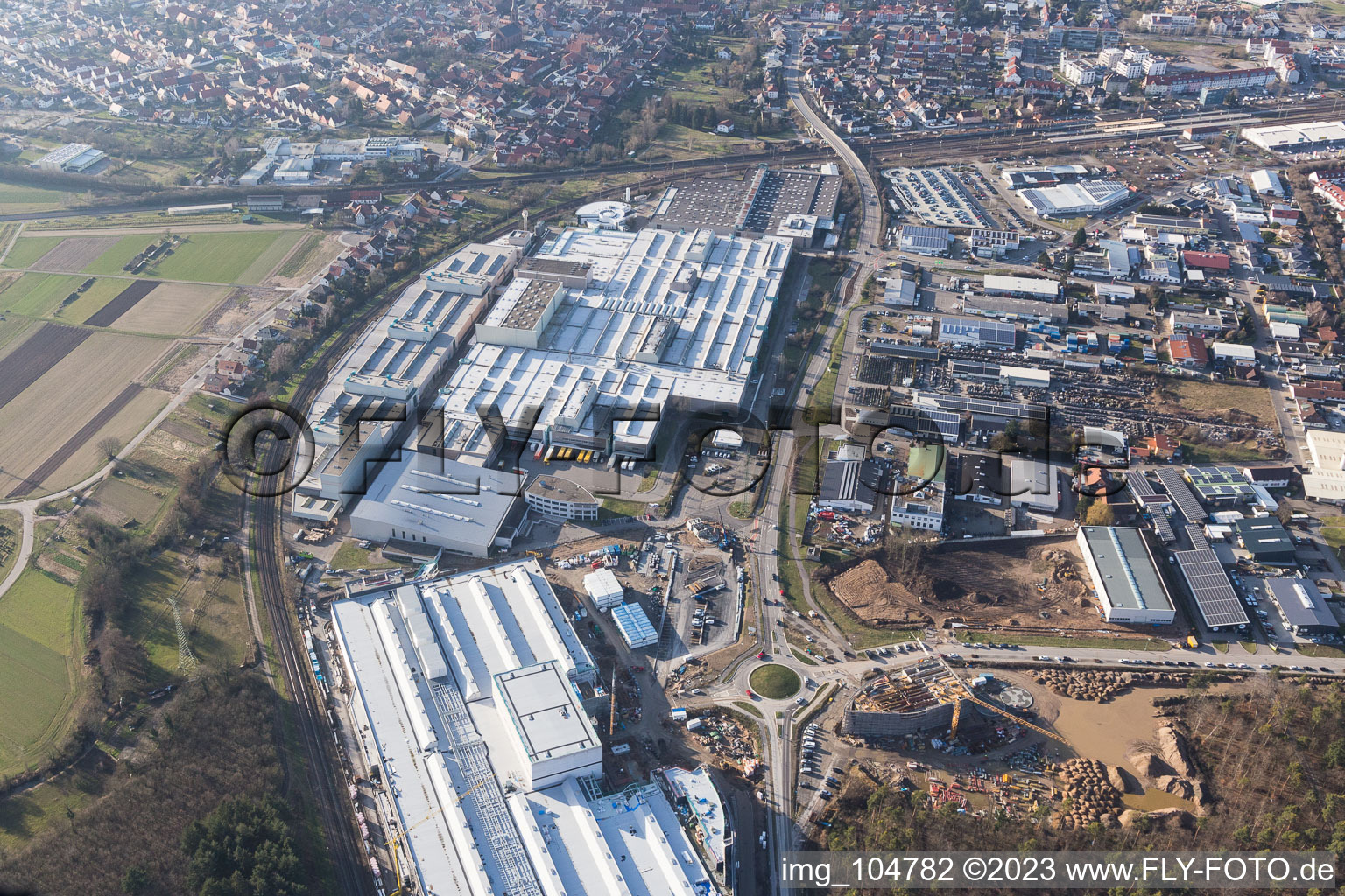 Vue aérienne de SEW-EURODRIVE GmbH & Co KG à le quartier Graben in Graben-Neudorf dans le département Bade-Wurtemberg, Allemagne