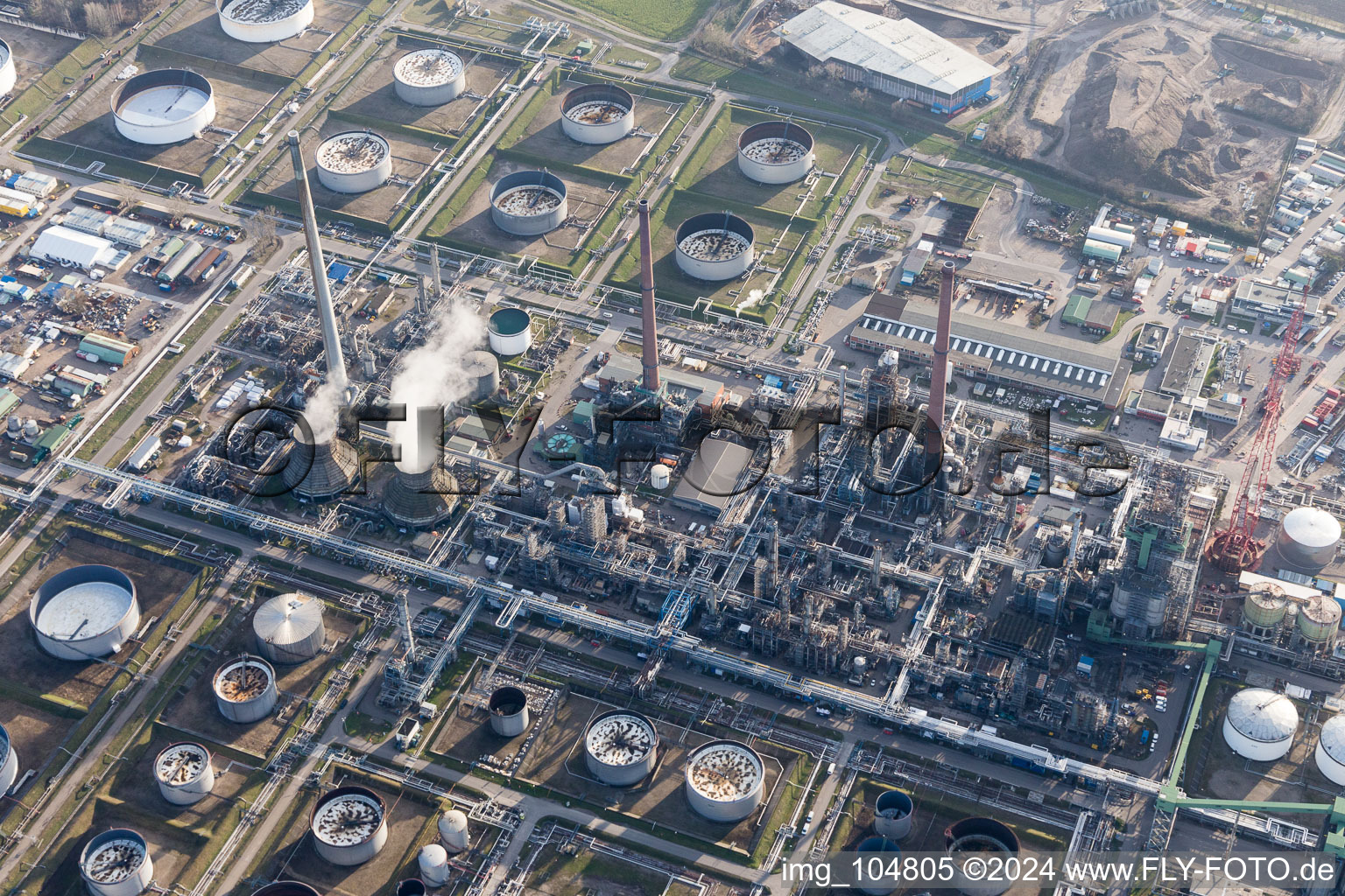 Raffinerie de pétrole MIRO à le quartier Knielingen in Karlsruhe dans le département Bade-Wurtemberg, Allemagne hors des airs