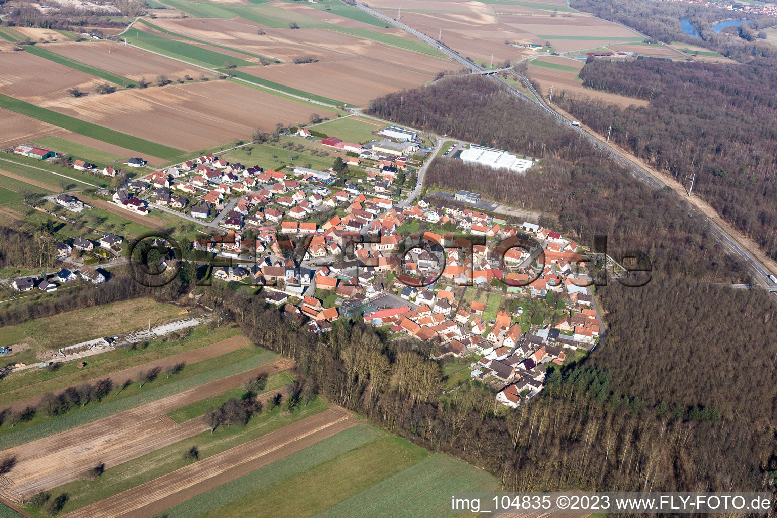 Schaffhouse-près-Seltz dans le département Bas Rhin, France vu d'un drone