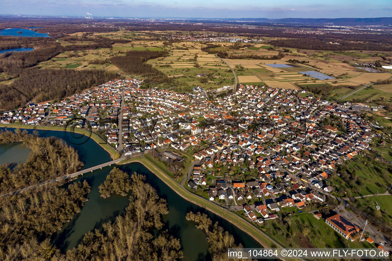 Vue aérienne de Du sud-ouest à le quartier Plittersdorf in Rastatt dans le département Bade-Wurtemberg, Allemagne