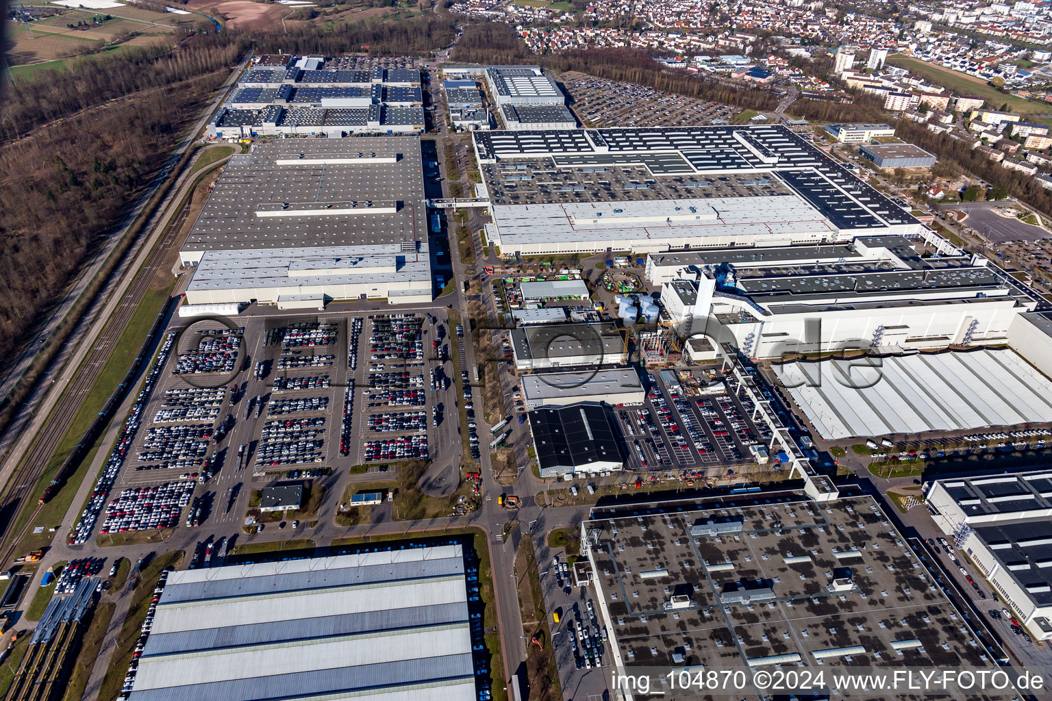 Vue aérienne de Chantier de construction de véhicules de l'usine Mercedes-Benz Rastatt à Rastatt dans le département Bade-Wurtemberg, Allemagne