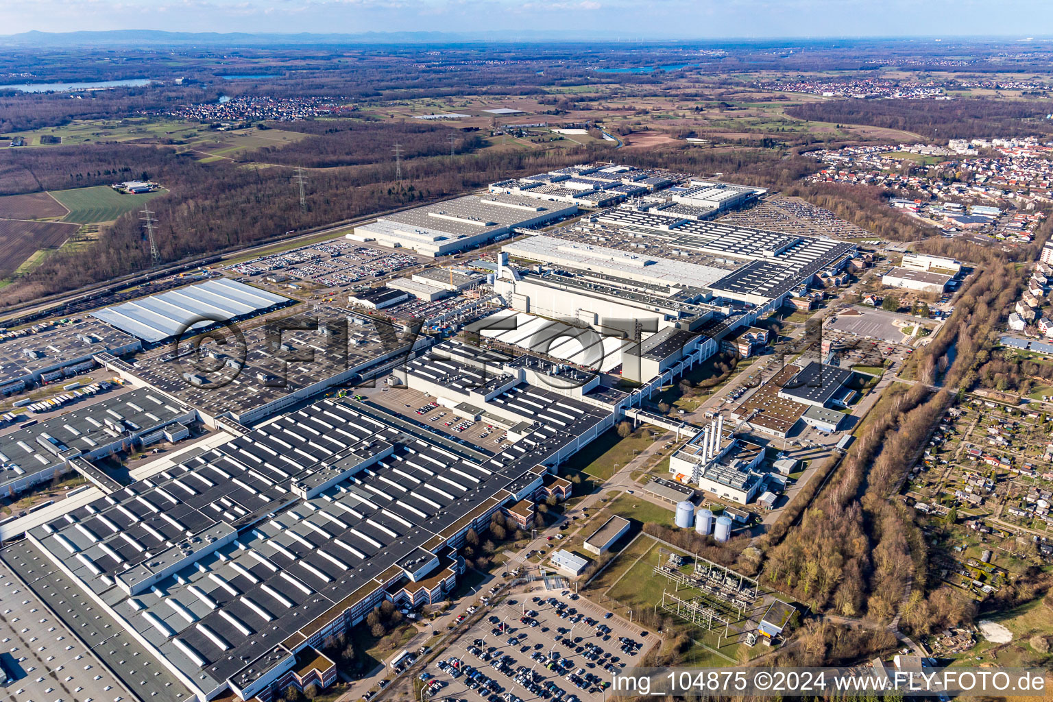 Photographie aérienne de Usine Mercedes-Benz à Rastatt dans le département Bade-Wurtemberg, Allemagne