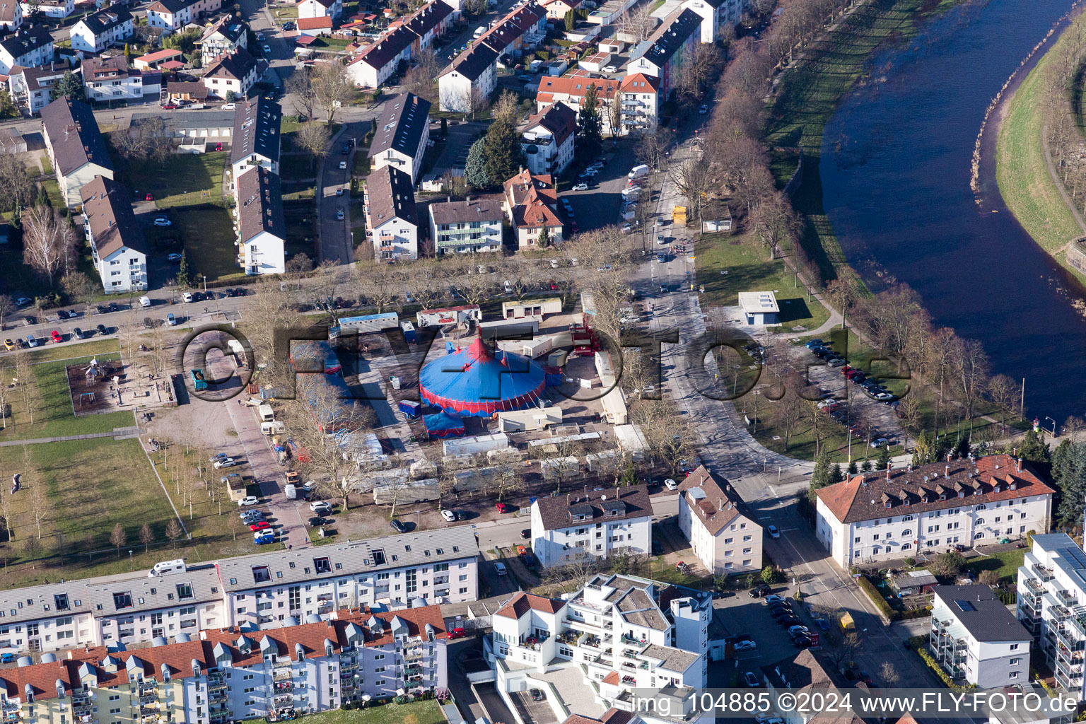 Vue aérienne de Cirque sur la fête foraine à Rastatt dans le département Bade-Wurtemberg, Allemagne