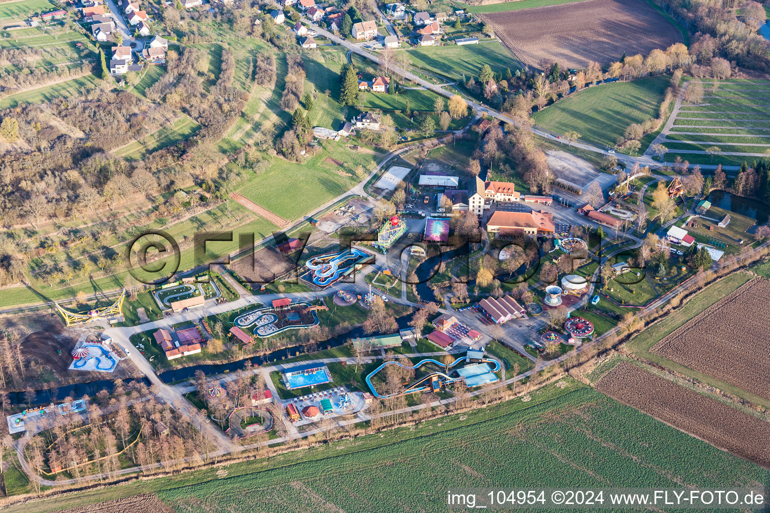 Vue aérienne de Base de loisirs - Parc d'attractions Didiland à Morsbronn-les-Bains dans le département Bas Rhin, France