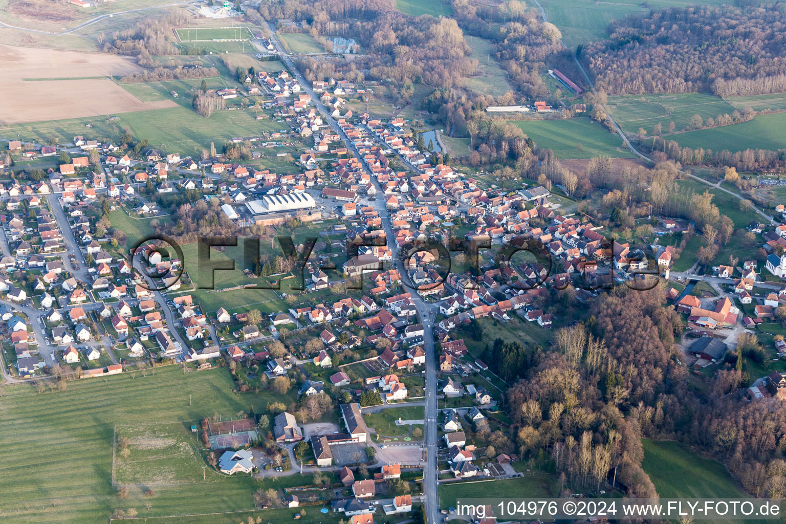 Image drone de Gumbrechtshoffen dans le département Bas Rhin, France