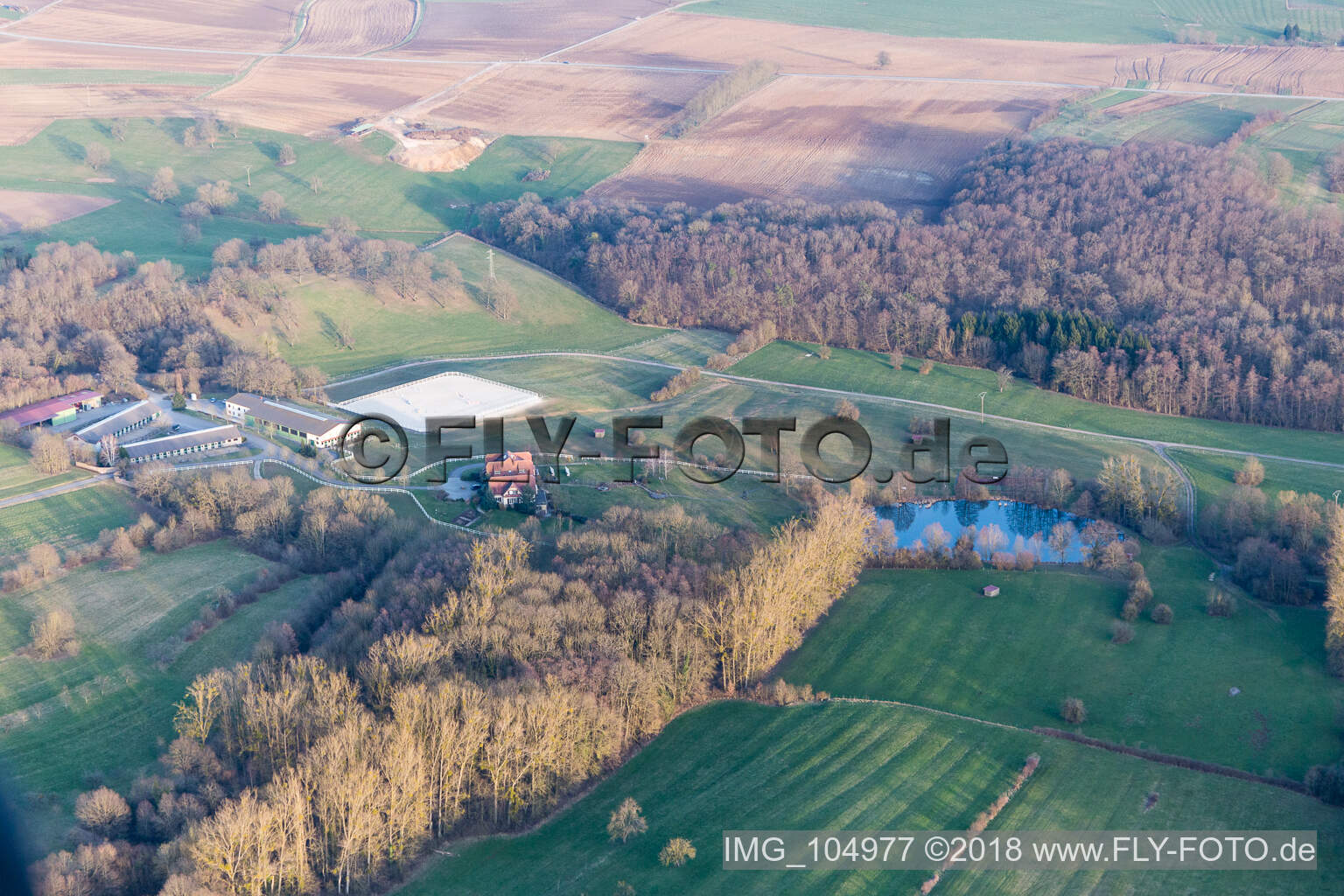Am Froeschenberg, Haras Lerchenberg à Gundershoffen dans le département Bas Rhin, France vue d'en haut
