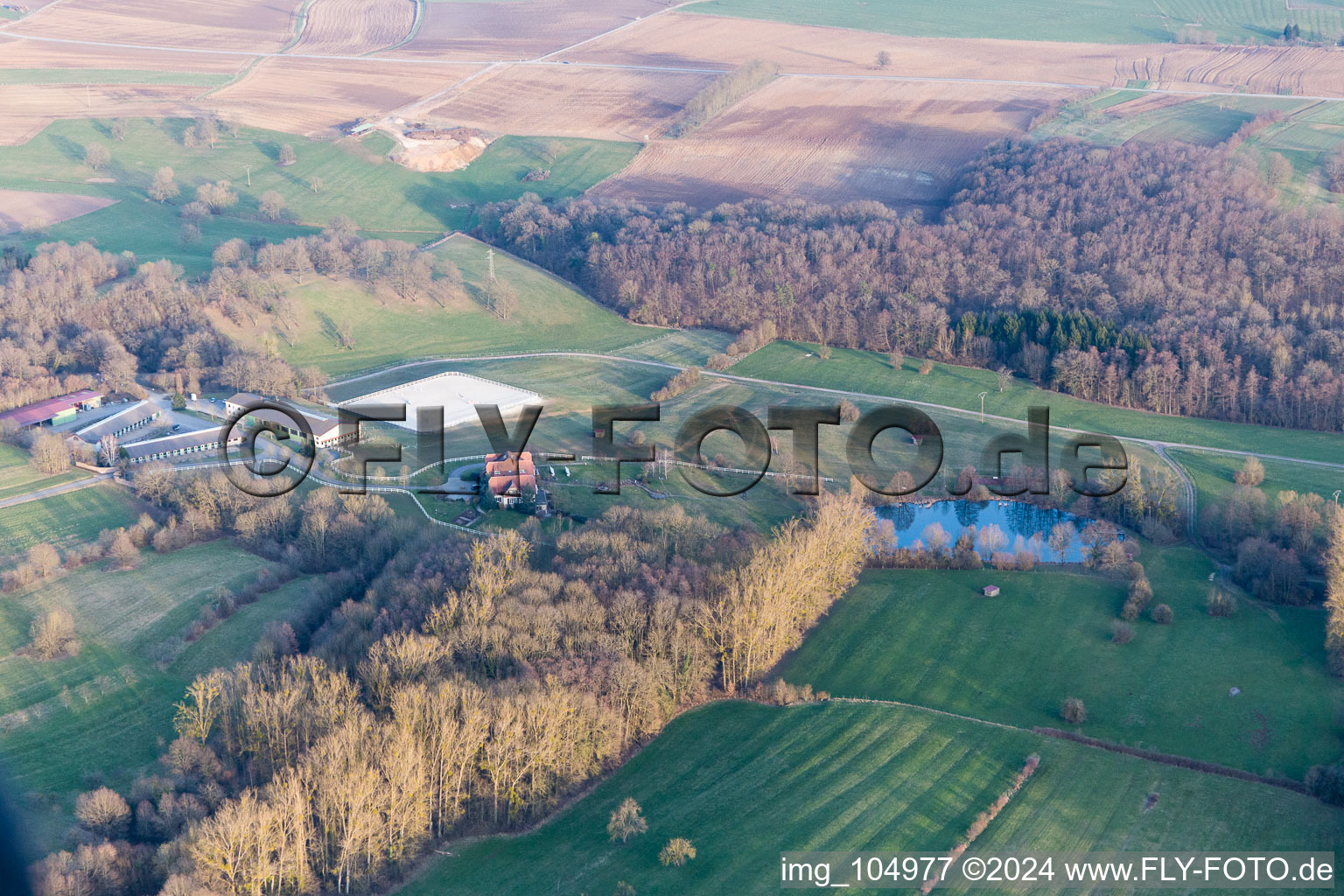 Am Froeschenberg, Haras Lerchenberg à Gundershoffen dans le département Bas Rhin, France vue d'en haut