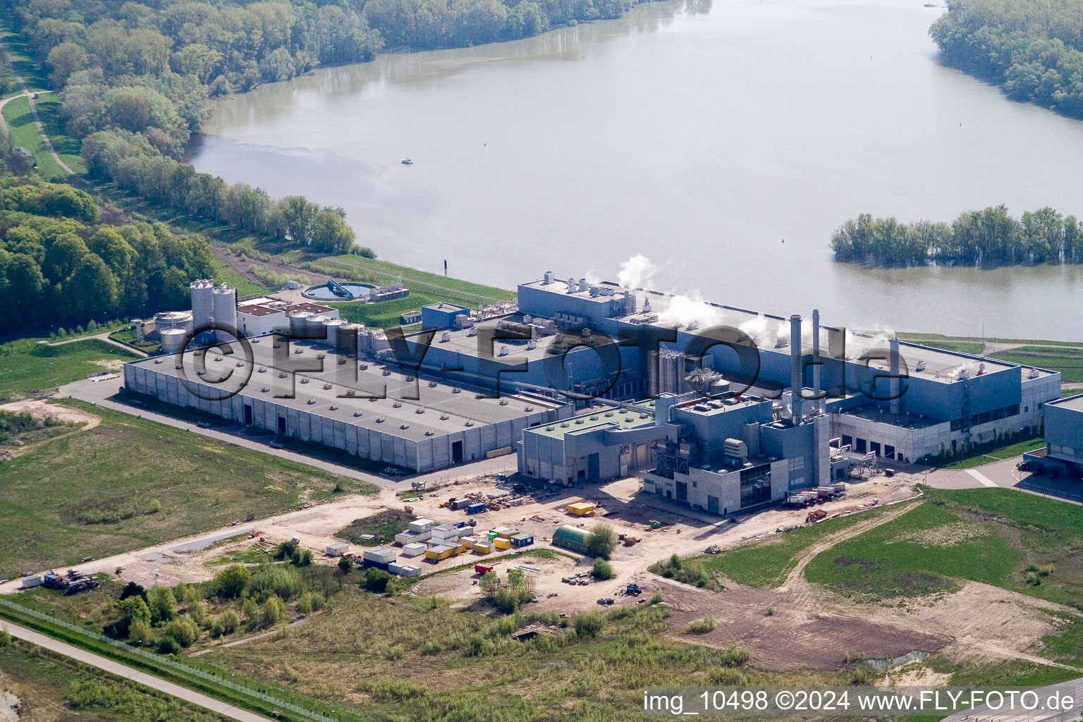 Vue aérienne de Zone industrielle d'Oberwald, usine de papier de palme à Wörth am Rhein dans le département Rhénanie-Palatinat, Allemagne