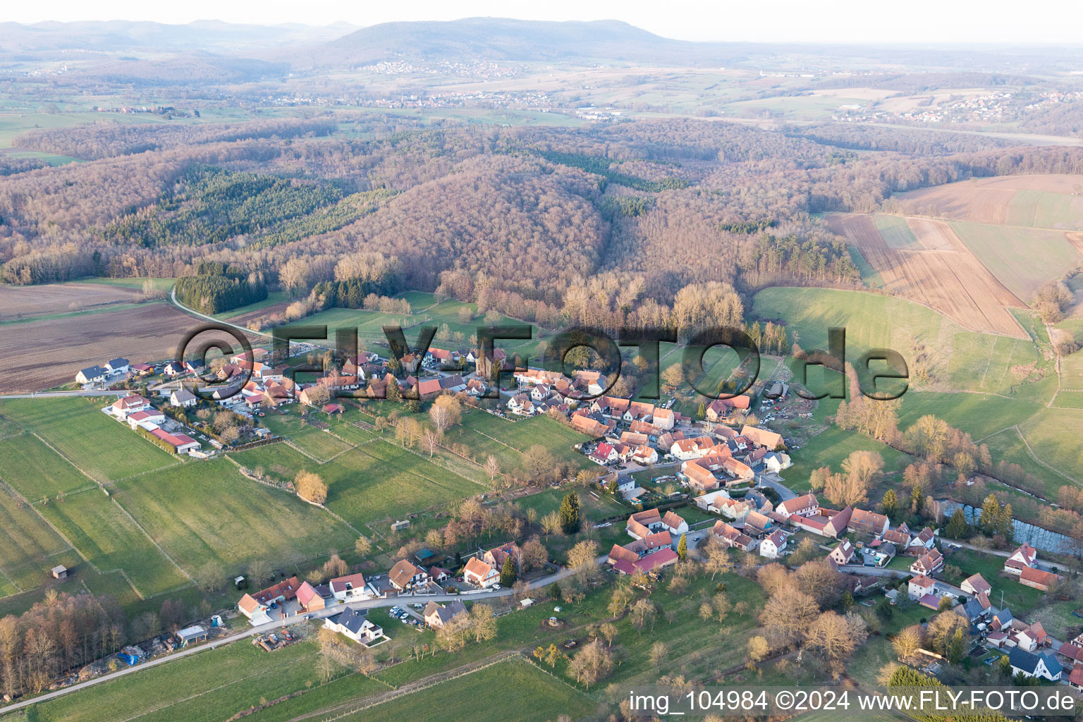 Vue aérienne de Eberbach à Gundershoffen dans le département Bas Rhin, France