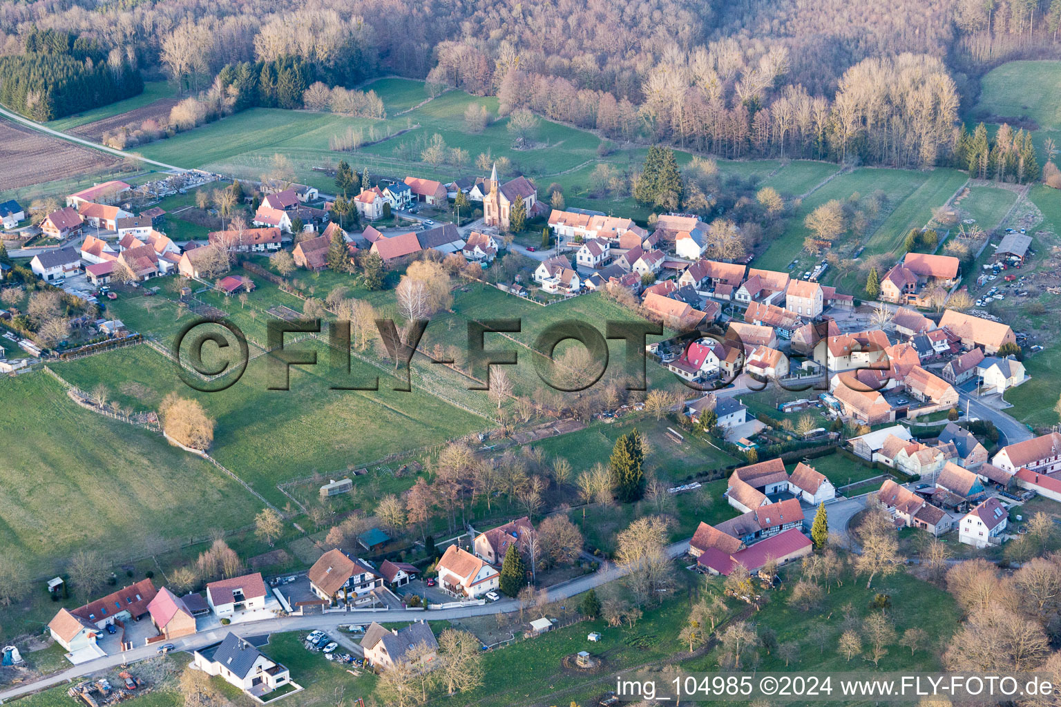 Vue aérienne de Eberbach à Gundershoffen dans le département Bas Rhin, France