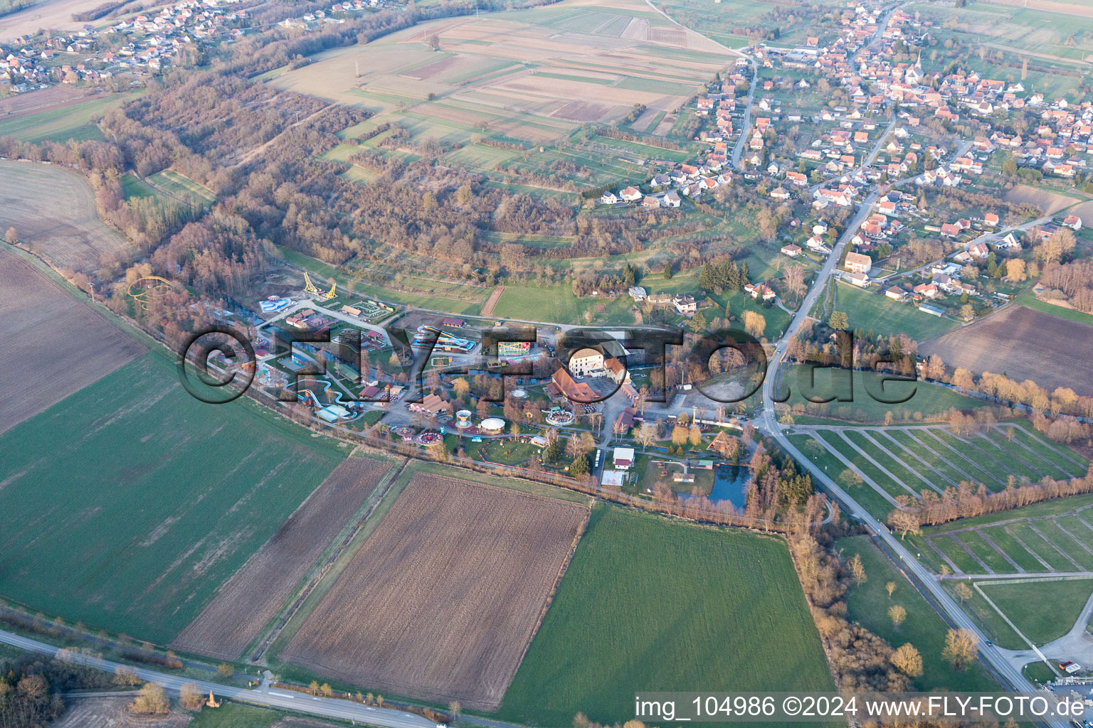 Vue aérienne de Parc d'attractions DIDILAND à Gunstett dans le département Bas Rhin, France