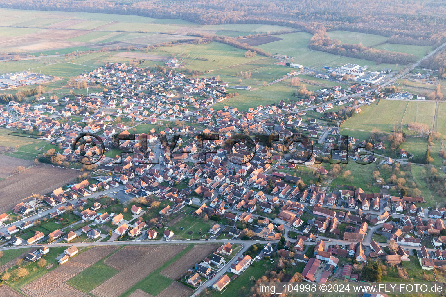 Image drone de Surbourg dans le département Bas Rhin, France