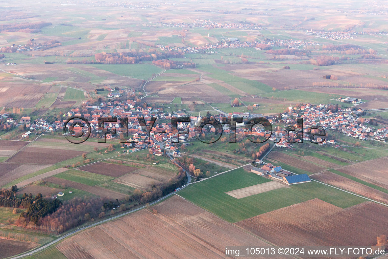 Enregistrement par drone de Hatten dans le département Bas Rhin, France