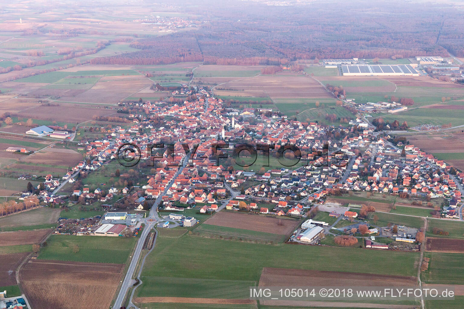 Image drone de Hatten dans le département Bas Rhin, France