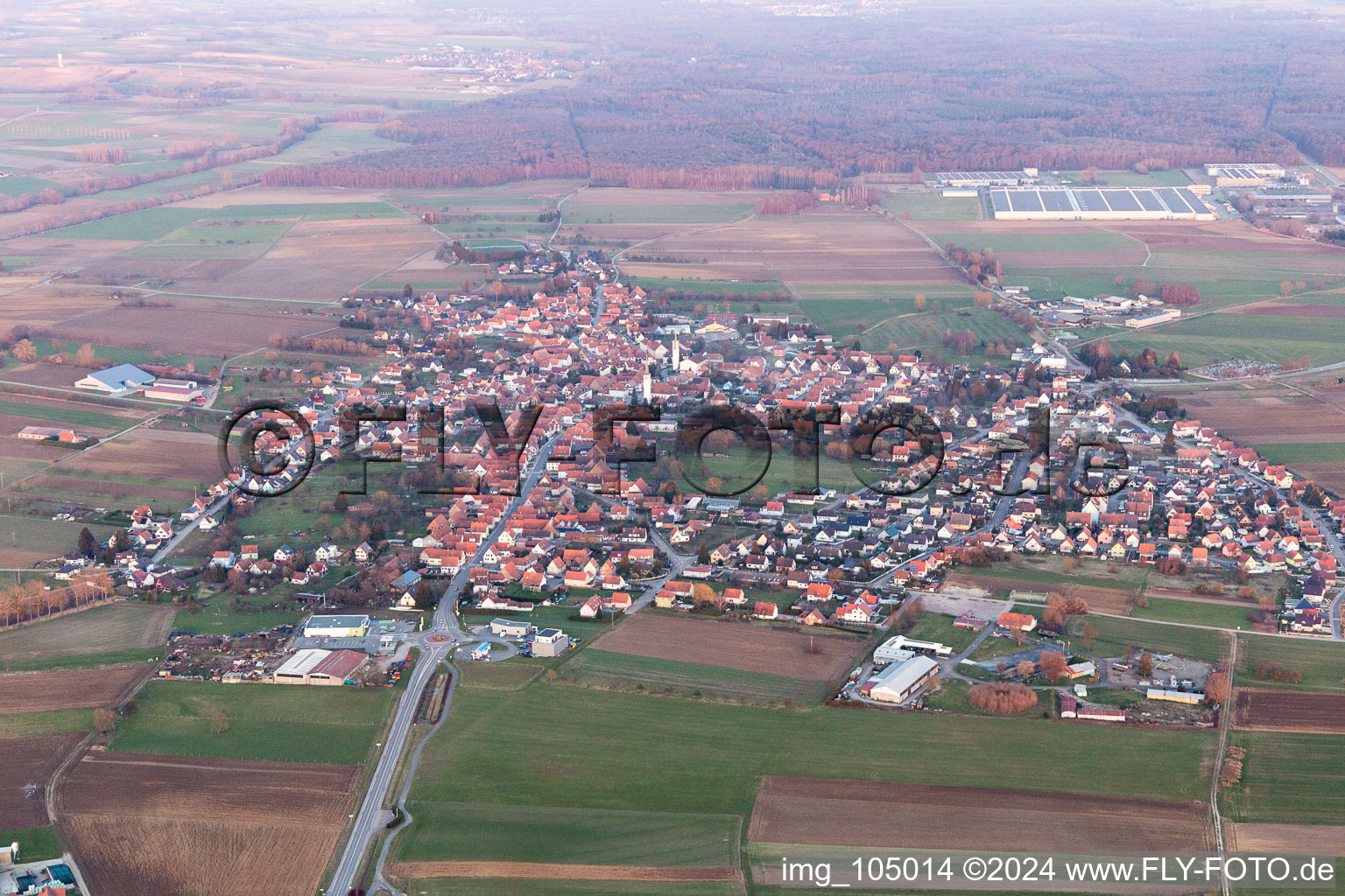 Image drone de Hatten dans le département Bas Rhin, France