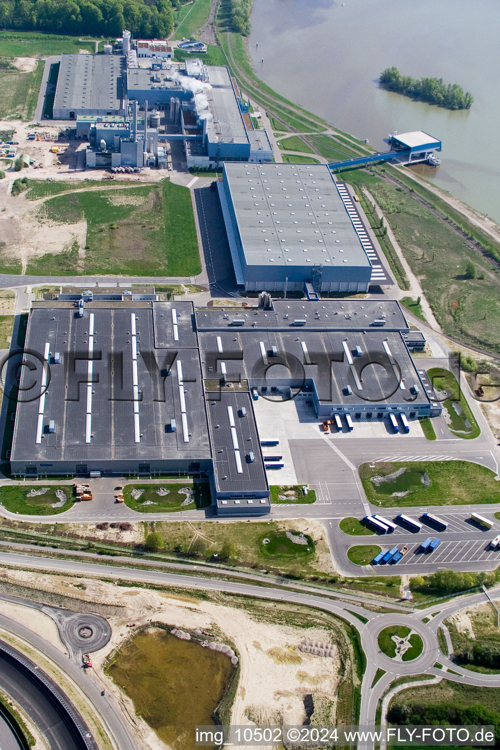 Photographie aérienne de Zone industrielle d'Oberwald, usine de papier de palme à Wörth am Rhein dans le département Rhénanie-Palatinat, Allemagne