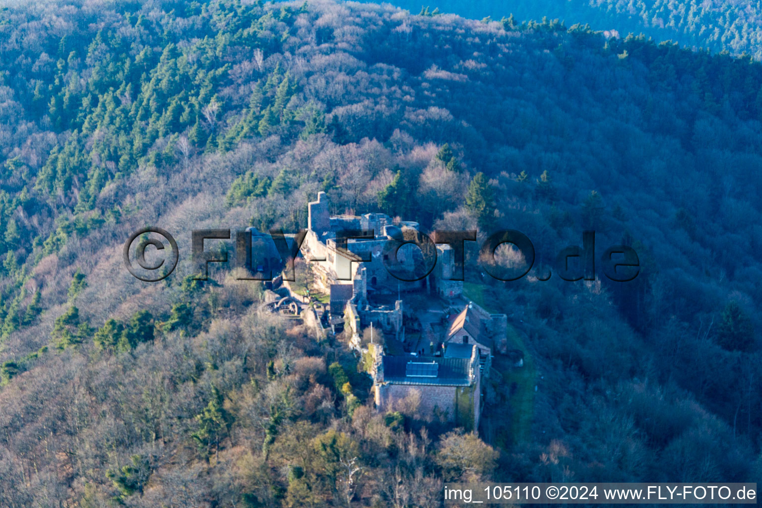 Madenbourg à Eschbach dans le département Rhénanie-Palatinat, Allemagne depuis l'avion