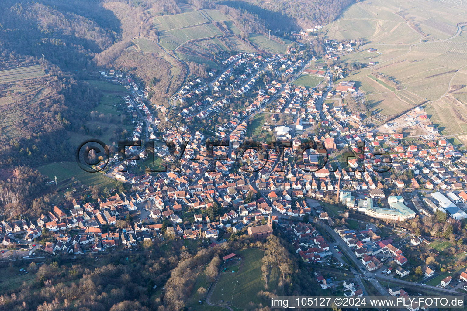 Photographie aérienne de Albersweiler dans le département Rhénanie-Palatinat, Allemagne