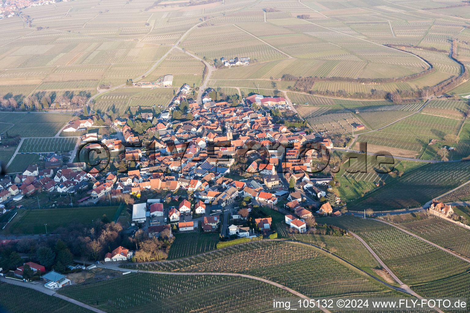 Frankweiler dans le département Rhénanie-Palatinat, Allemagne vu d'un drone