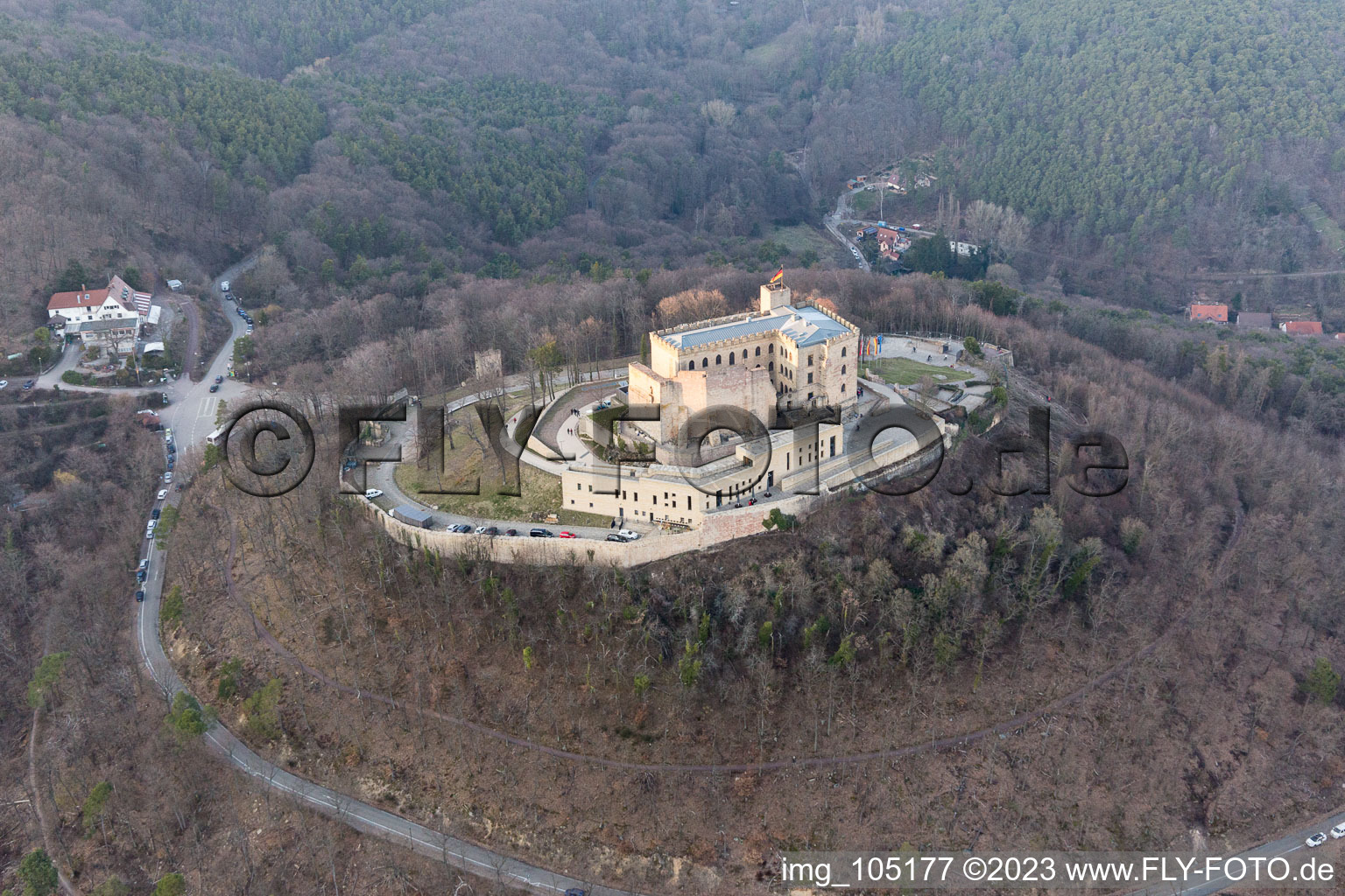 Photographie aérienne de Oberhambach, Château de Hambach à le quartier Diedesfeld in Neustadt an der Weinstraße dans le département Rhénanie-Palatinat, Allemagne