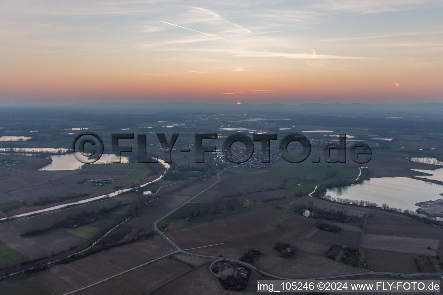 Neupotz dans le département Rhénanie-Palatinat, Allemagne depuis l'avion