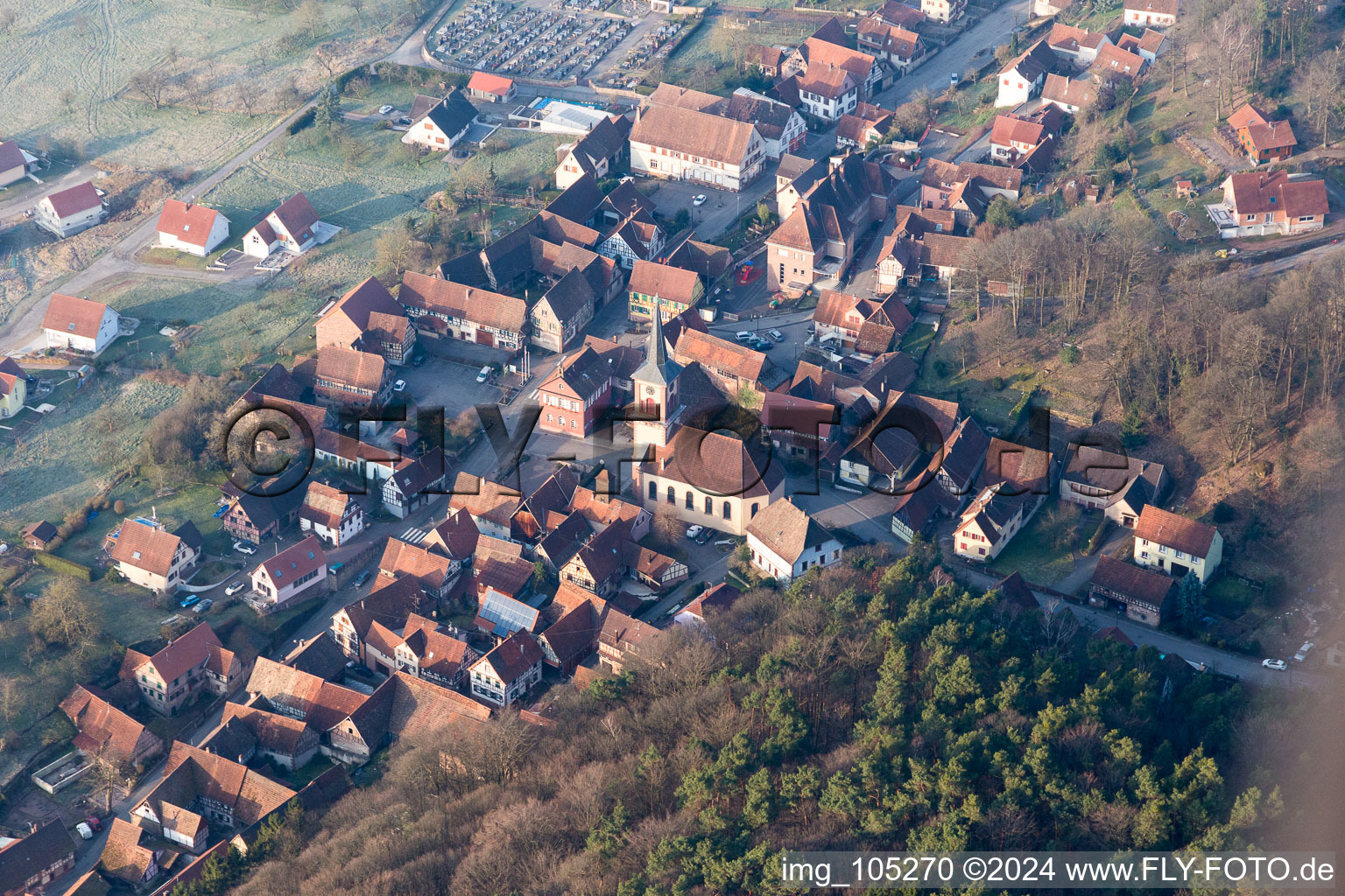 Vue aérienne de Offwiller dans le département Bas Rhin, France