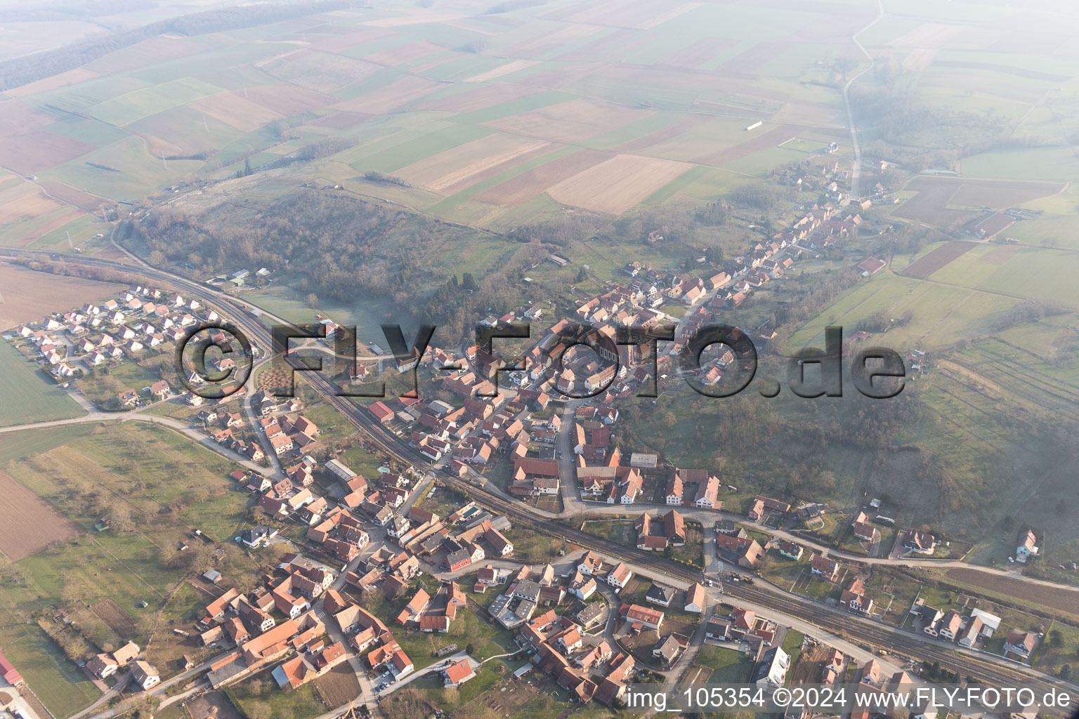 Ettendorf dans le département Bas Rhin, France du point de vue du drone