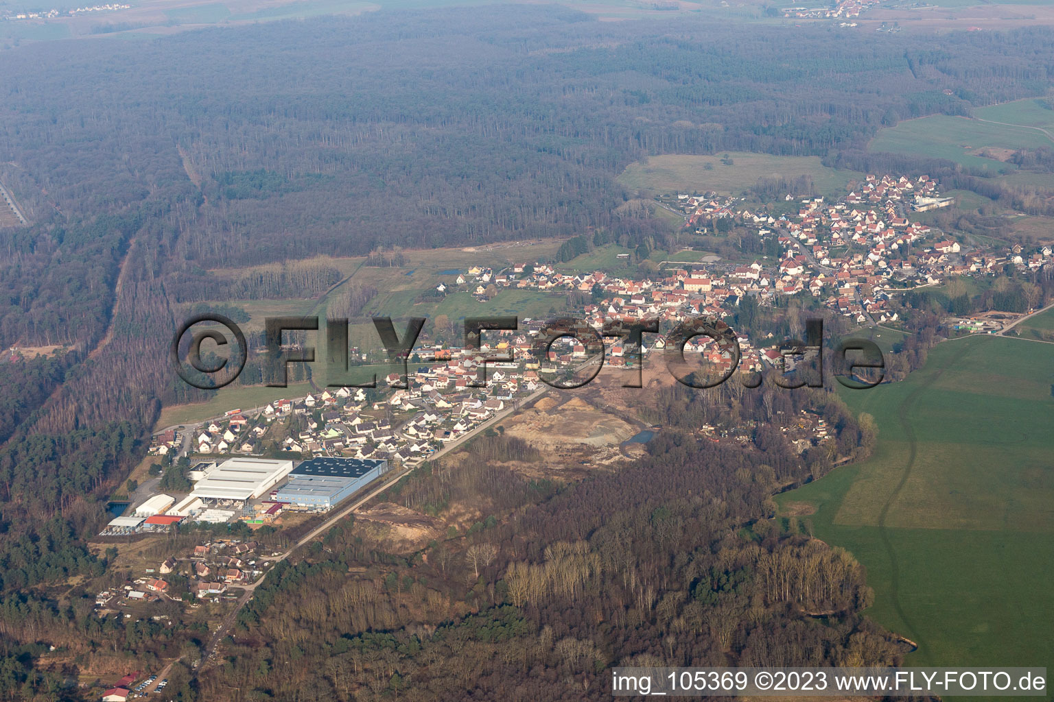 Mertzwiller dans le département Bas Rhin, France d'un drone