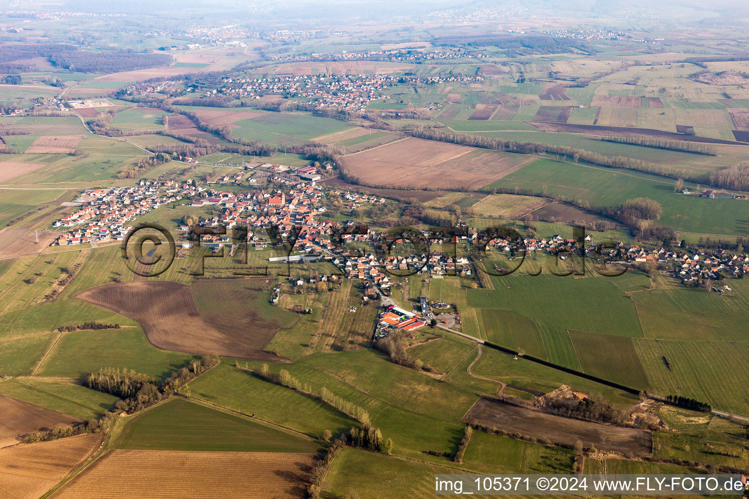 Vue aérienne de Durrenbach dans le département Bas Rhin, France