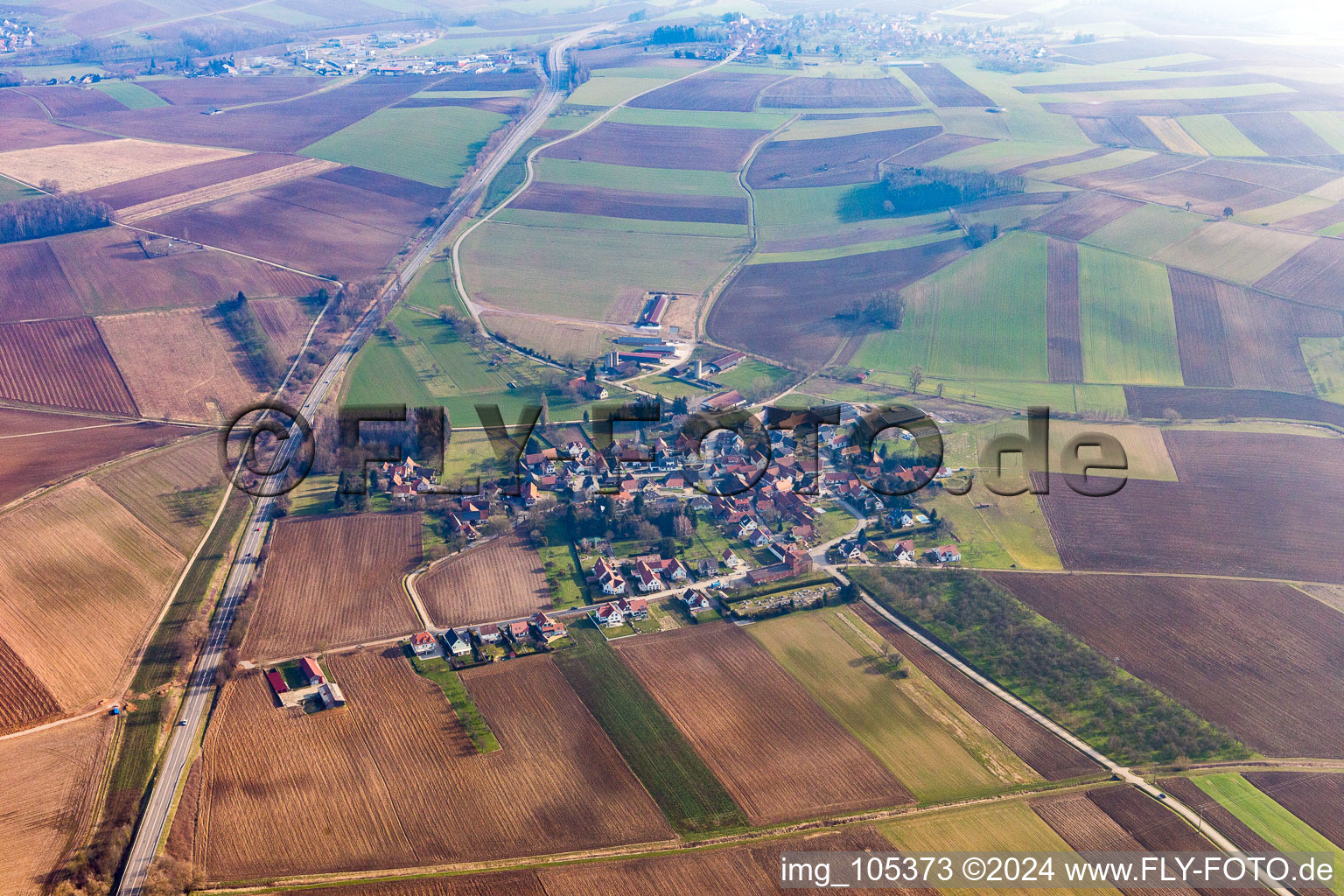 Vue aérienne de Reimerswiller à Betschdorf dans le département Bas Rhin, France